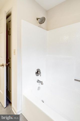 1806 BRIARCREEK LN, Middletown, PA 17057