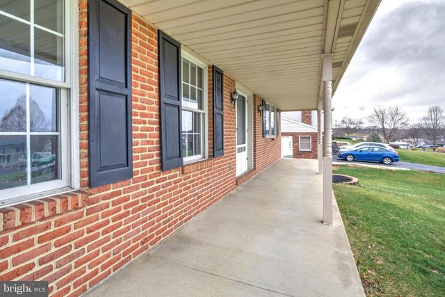 1806 BRIARCREEK LN, Middletown, PA 17057