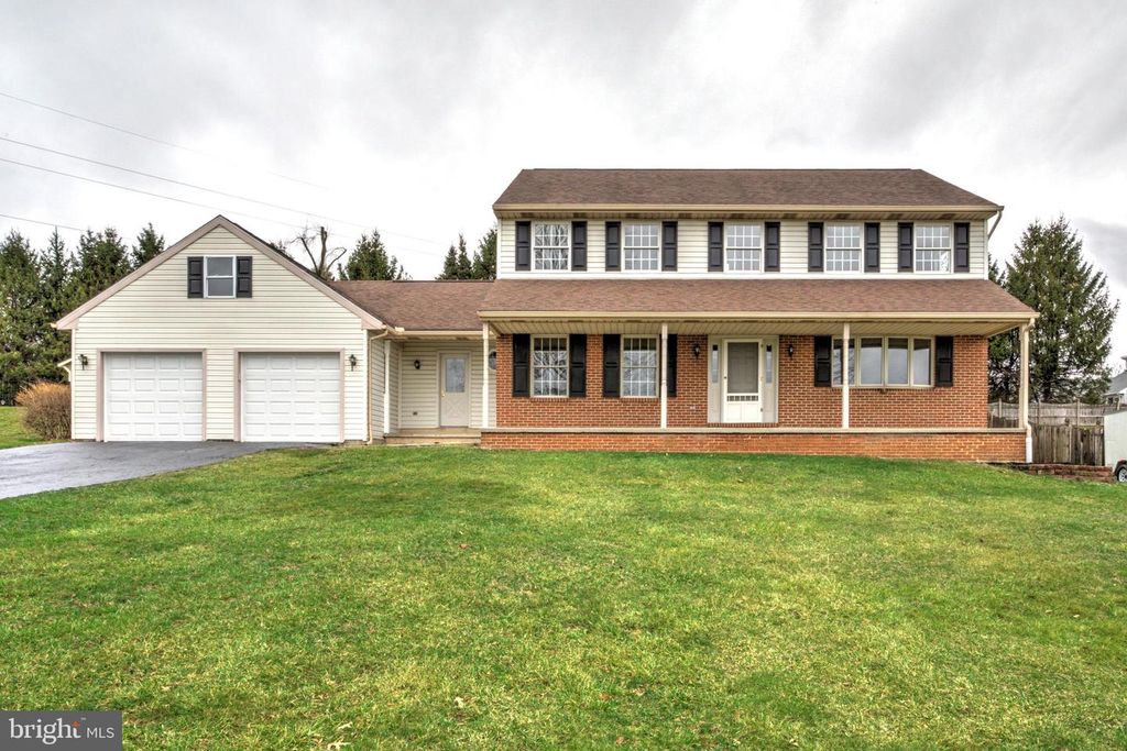 1806 BRIARCREEK LN, Middletown, PA 17057