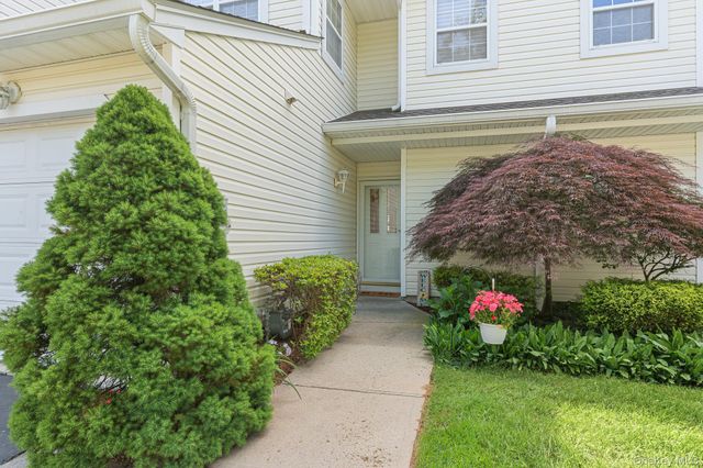 222 Erik Drive, East Setauket, NY 11733