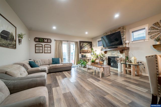 459 NE Cedar St, Sublimity, OR 97385