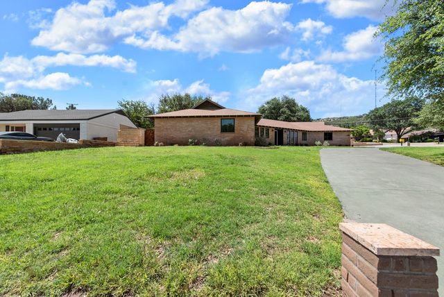 700 Highland Dr, Big Spring, TX 79720