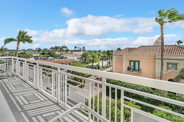 250 N Bradley Place 402, Palm Beach, FL 33480