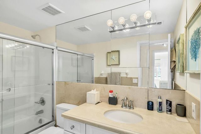 250 N Bradley Place 402, Palm Beach, FL 33480