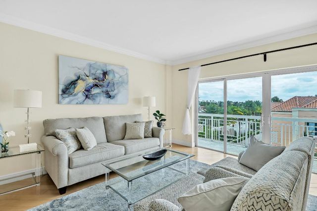 250 N Bradley Place 402, Palm Beach, FL 33480