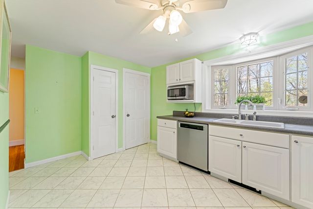 33 Hapgood Rd, Worcester, MA 01605