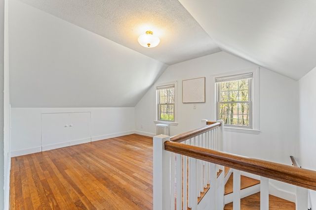 33 Hapgood Rd, Worcester, MA 01605