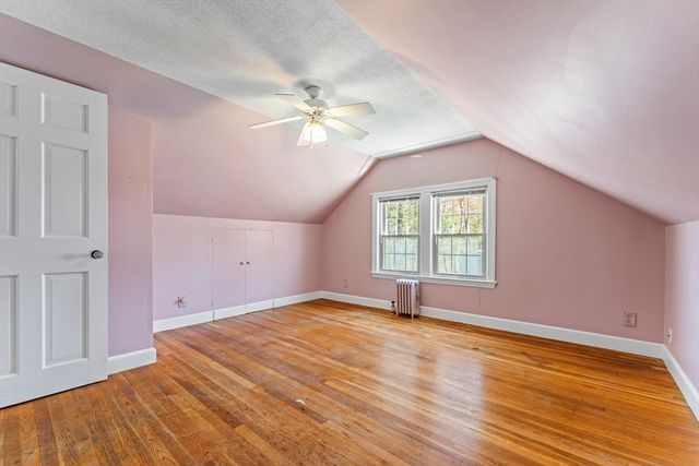 33 Hapgood Rd, Worcester, MA 01605
