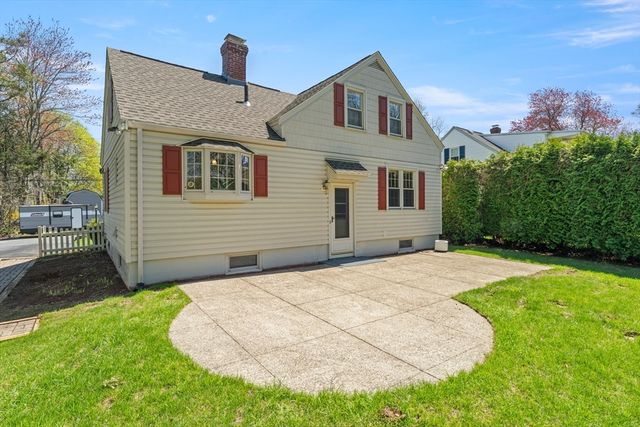 33 Hapgood Rd, Worcester, MA 01605