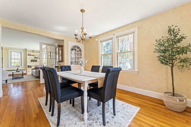 33 Hapgood Rd, Worcester, MA 01605