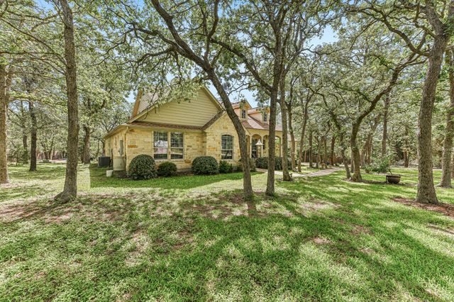 109 Elm Wood DR, Elgin, TX 78621