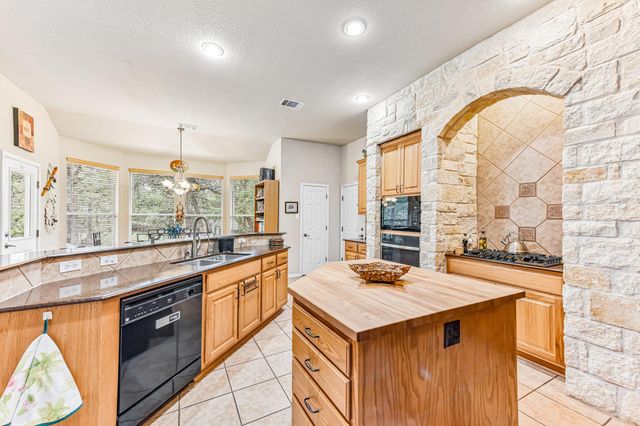 109 Elm Wood DR, Elgin, TX 78621