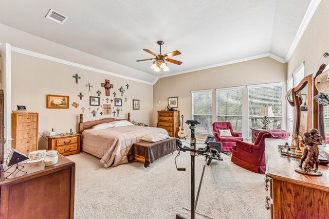 109 Elm Wood DR, Elgin, TX 78621