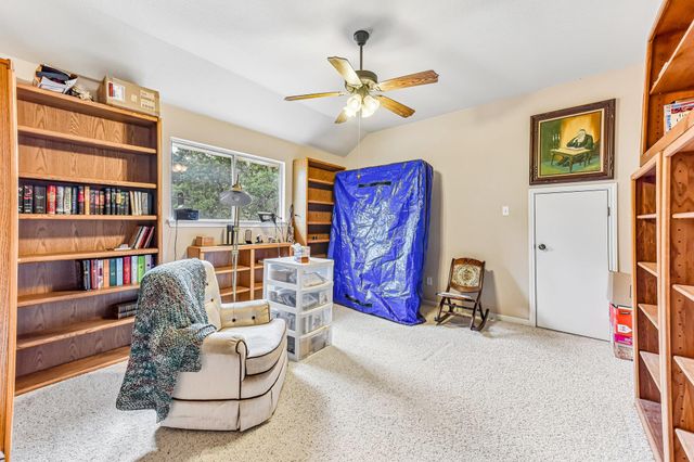 109 Elm Wood DR, Elgin, TX 78621