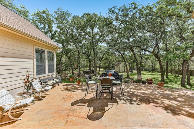 109 Elm Wood DR, Elgin, TX 78621