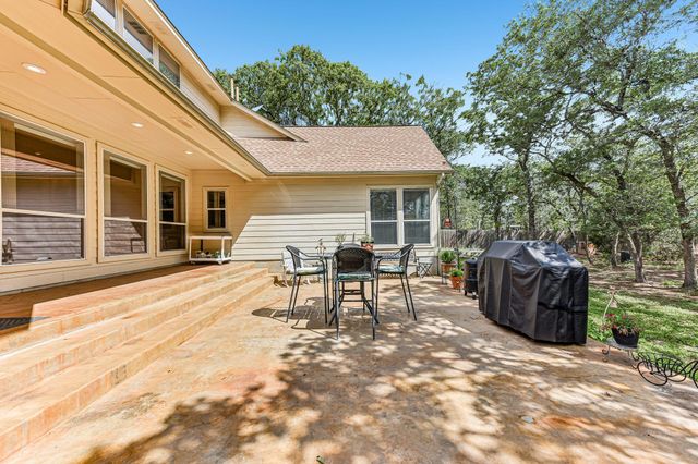 109 Elm Wood DR, Elgin, TX 78621