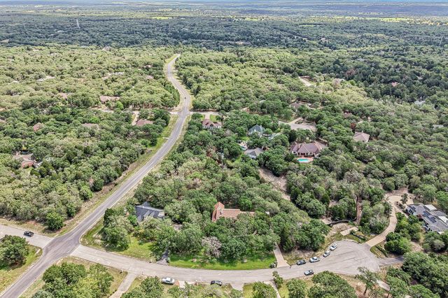109 Elm Wood DR, Elgin, TX 78621