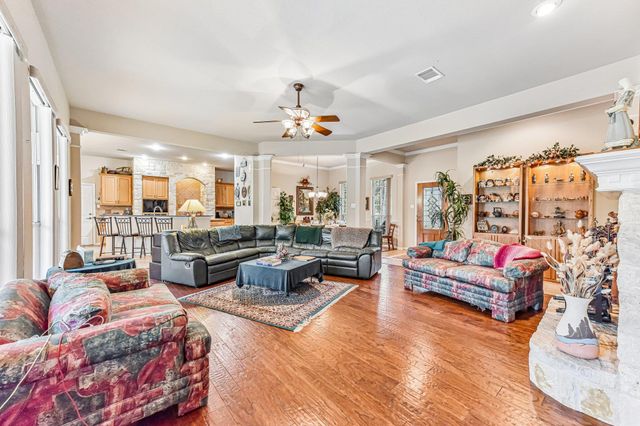 109 Elm Wood DR, Elgin, TX 78621