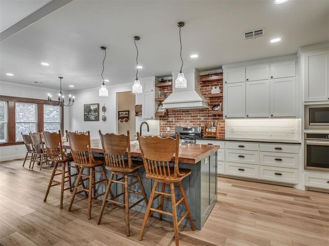 1940 SE 7th Street, Newcastle, OK 73065