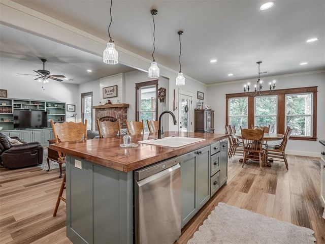 1940 SE 7th Street, Newcastle, OK 73065