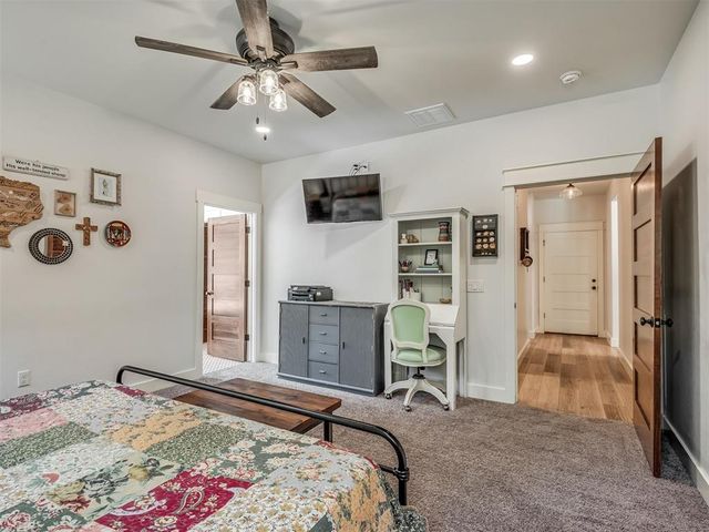 1940 SE 7th Street, Newcastle, OK 73065
