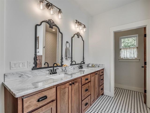 1940 SE 7th Street, Newcastle, OK 73065