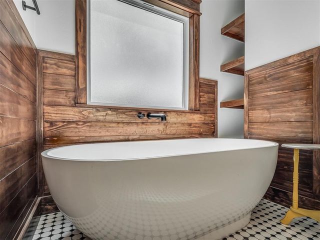 1940 SE 7th Street, Newcastle, OK 73065