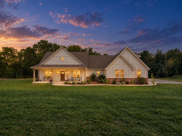 1940 SE 7th Street, Newcastle, OK 73065