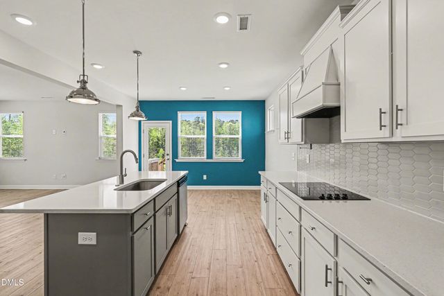 90 Rigsby Avenue, Four Oaks, NC 27524