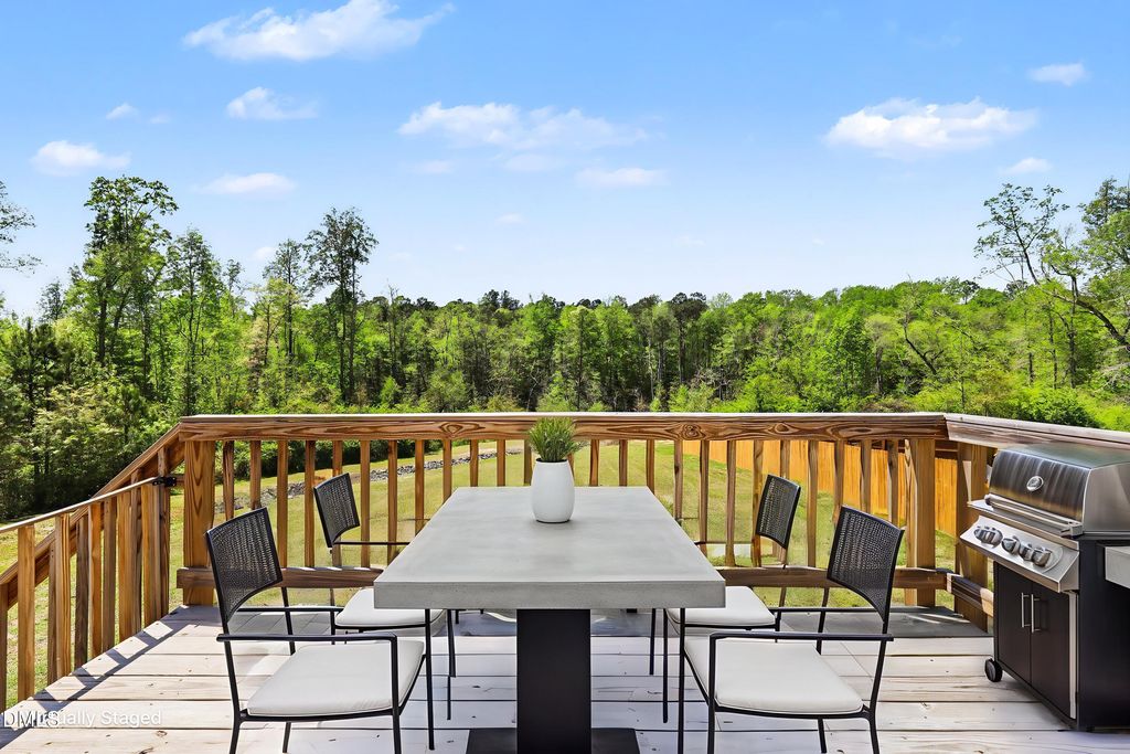 90 Rigsby Avenue, Four Oaks, NC 27524