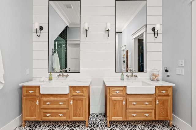 26 Windsong Lane, Friendswood, TX 77546