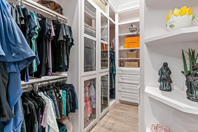 26 Windsong Lane, Friendswood, TX 77546