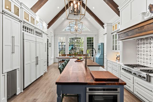 26 Windsong Lane, Friendswood, TX 77546