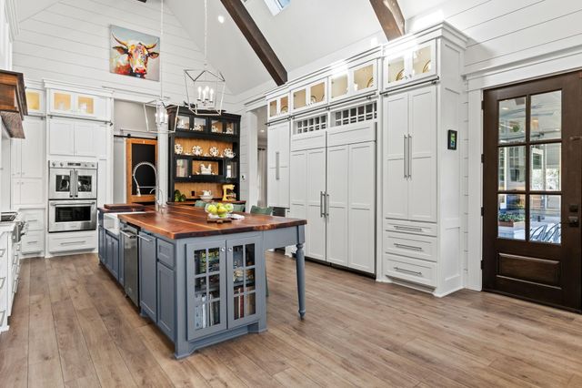 26 Windsong Lane, Friendswood, TX 77546