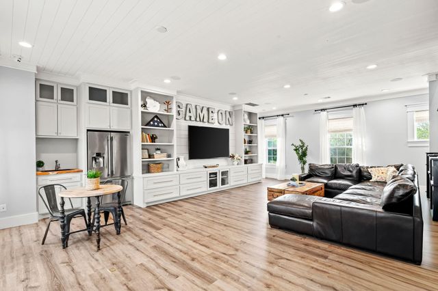 26 Windsong Lane, Friendswood, TX 77546