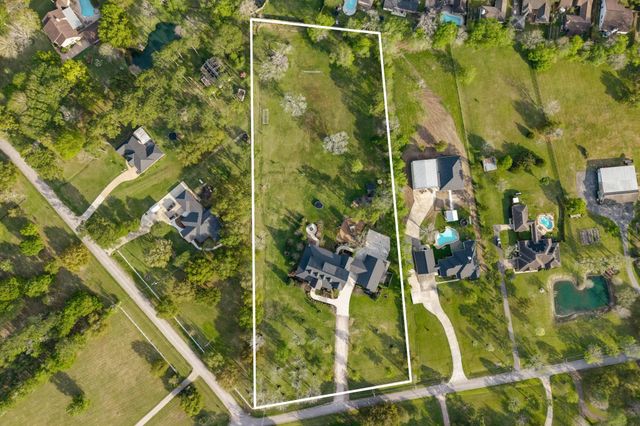 26 Windsong Lane, Friendswood, TX 77546