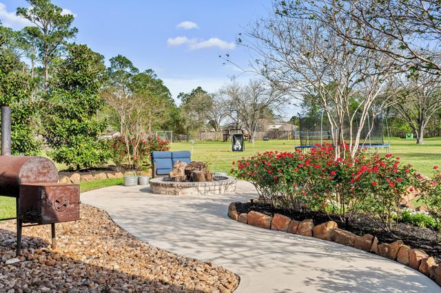 26 Windsong Lane, Friendswood, TX 77546