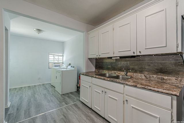 1903 W WINNIPEG AVE, San Antonio, TX 78225