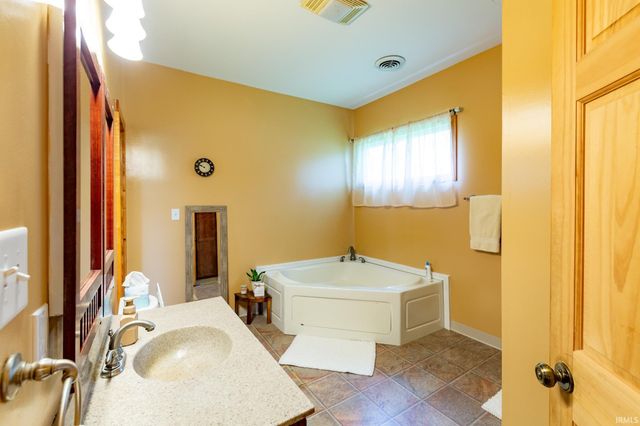 50818 Cornwall Road, Bristol, IN 46507