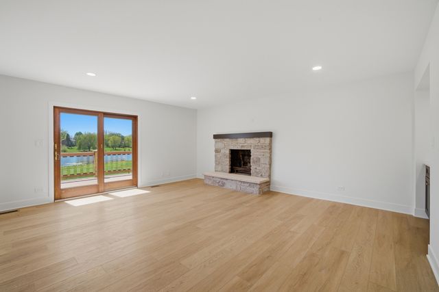 28 Windemere Lane, South Barrington, IL 60010