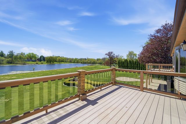 28 Windemere Lane, South Barrington, IL 60010