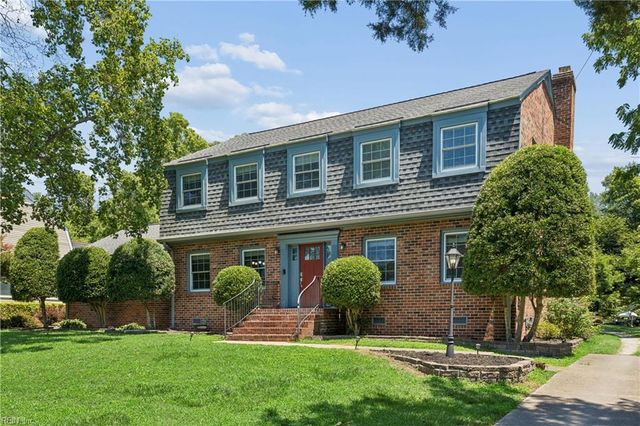 10 Digges DR, Newport News, VA 23602
