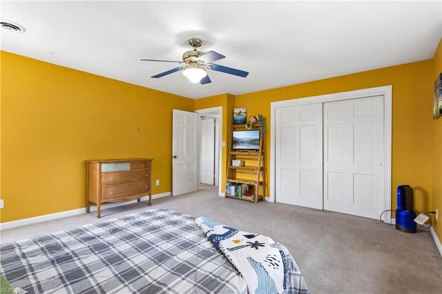 10 Digges DR, Newport News, VA 23602