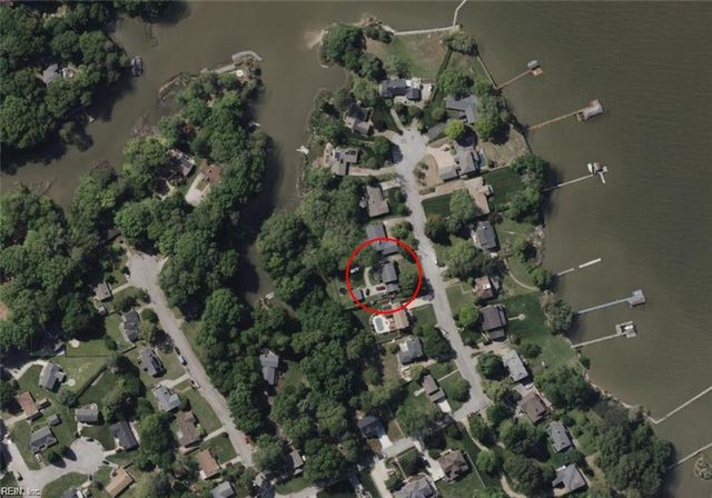 10 Digges DR, Newport News, VA 23602