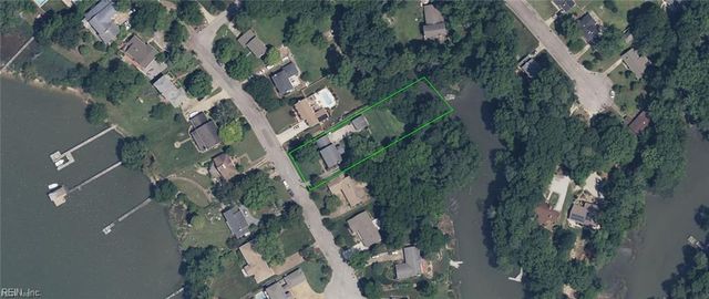 10 Digges DR, Newport News, VA 23602
