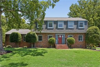 10 Digges DR, Newport News, VA 23602