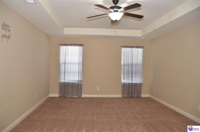 309 Merlot Court, Vine Grove, KY 40175