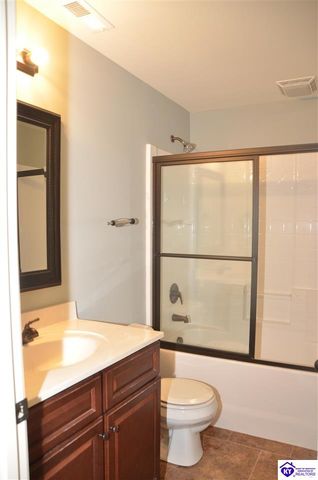 309 Merlot Court, Vine Grove, KY 40175