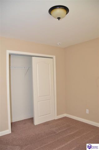 309 Merlot Court, Vine Grove, KY 40175