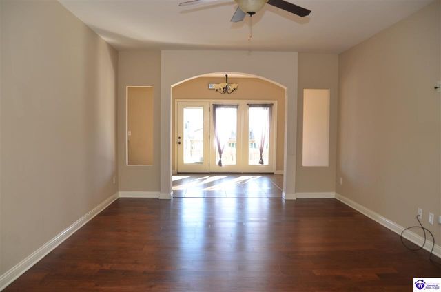 309 Merlot Court, Vine Grove, KY 40175